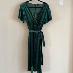 NWT Badgley Mischka Green Velvet Wrap Midi Dress